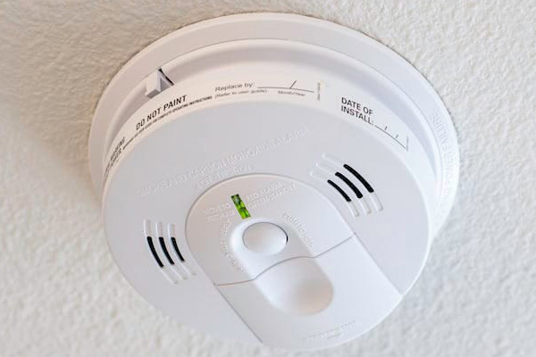Smoke detection alarm installed in a commercial business.